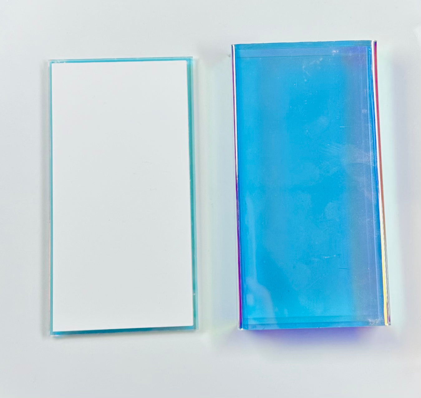 Iridescent Lash Tile